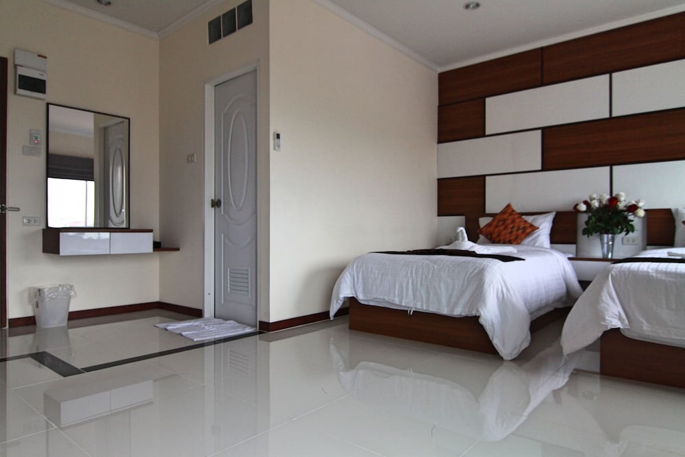 Ttt Hotel 14/48