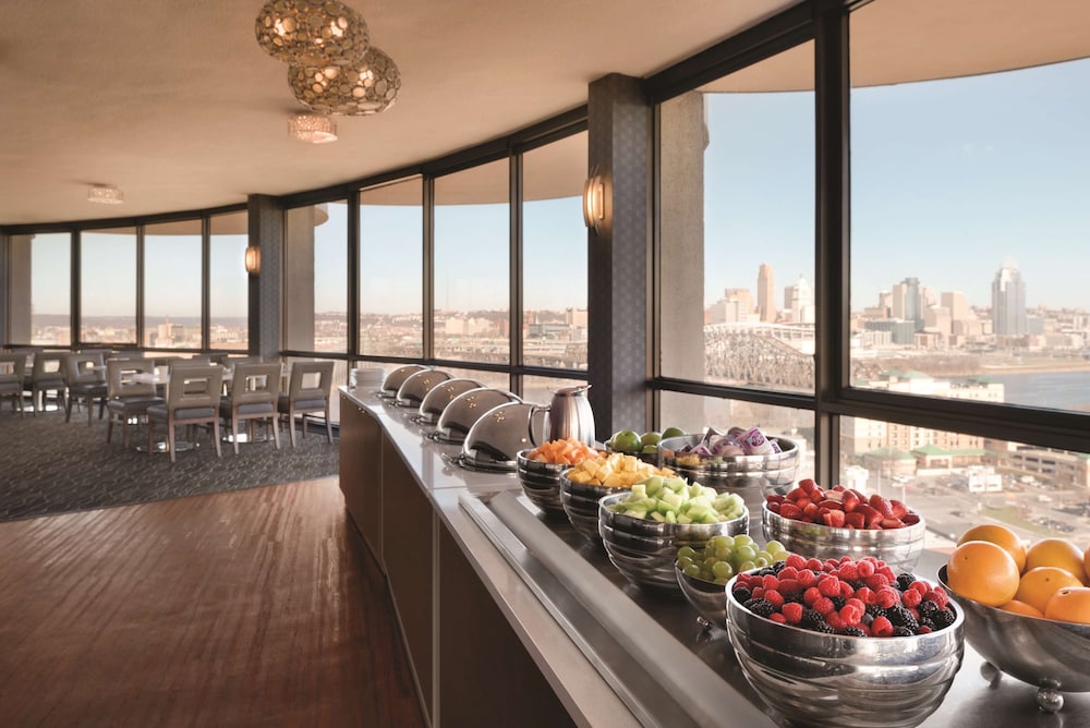 Radisson Hotel Cincinnati Riverfront 46/60