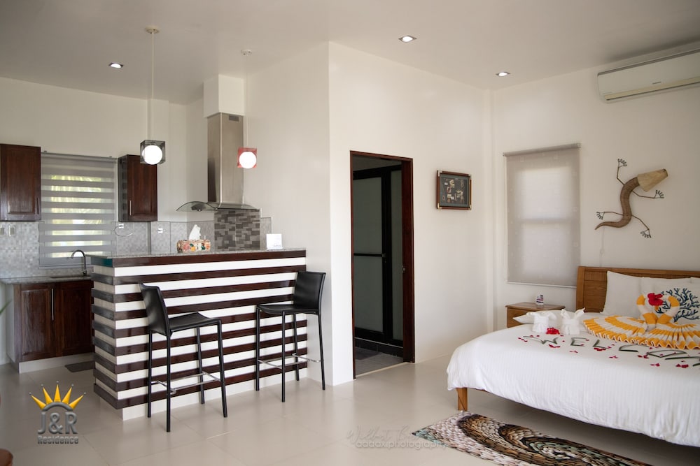 DELUXE, STUDIO, SUITE, BEACH VIEW