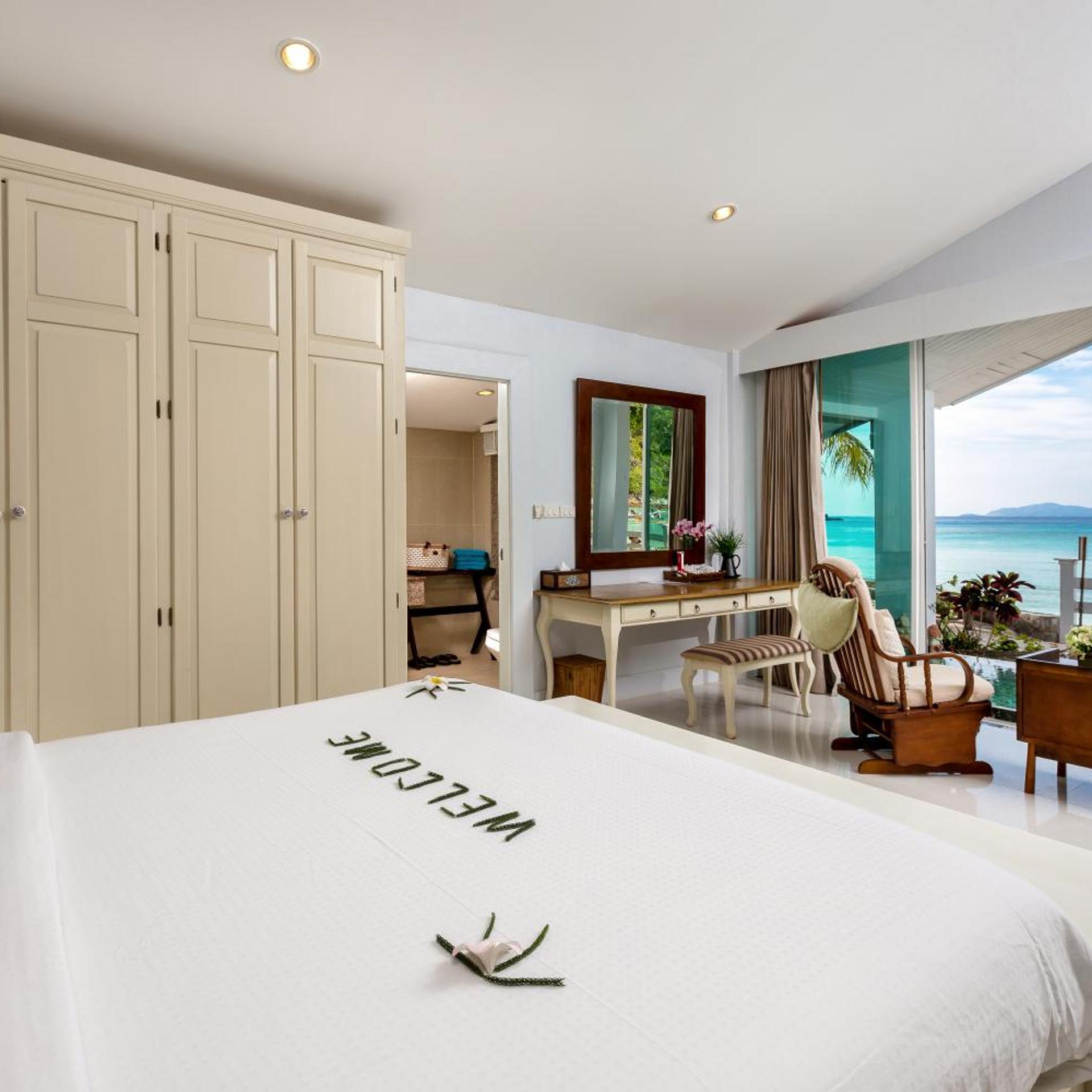 Suite, Beach Front