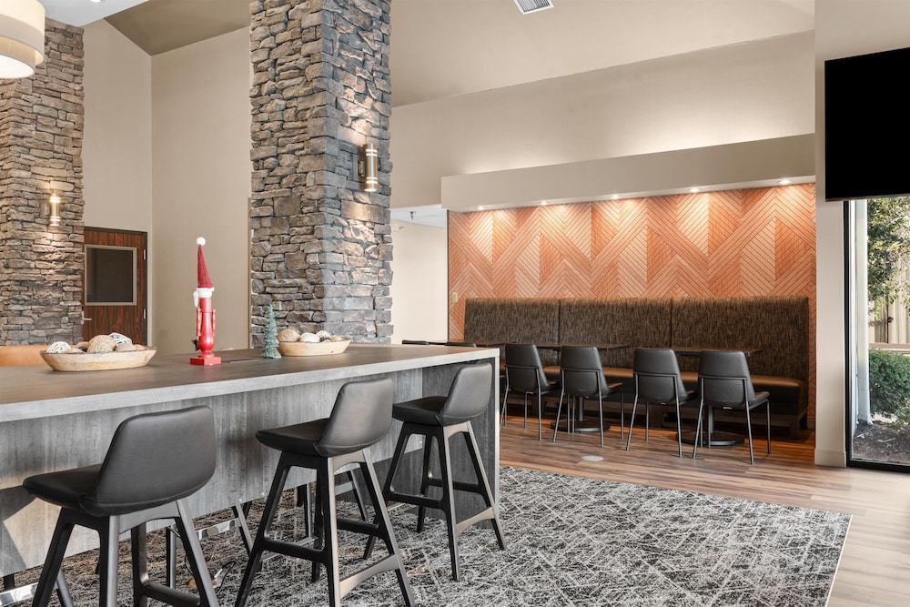 Best Western Courtview Hotel 50/68