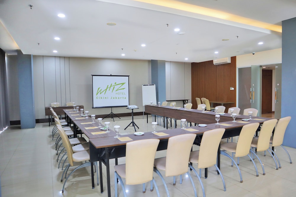 Whiz Hotel Cikini 56/62
