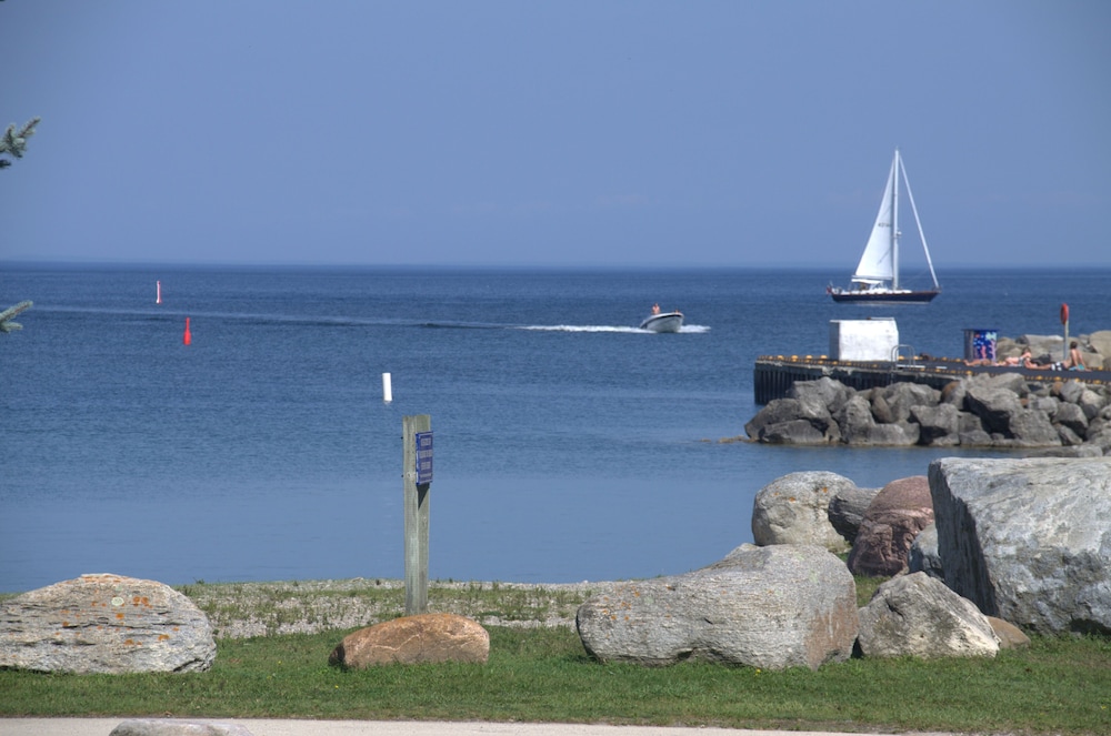The Royal Harbour Resort 47/51