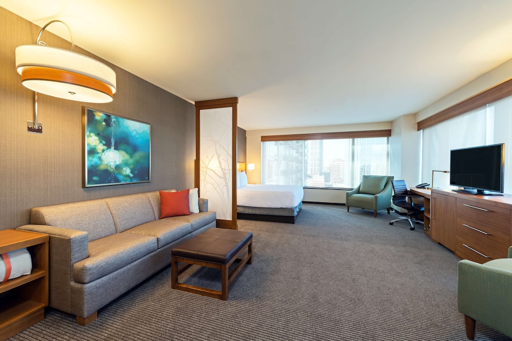 Hyatt Place Nashville Downtown 36/72