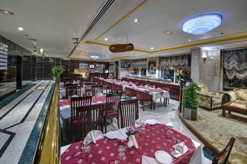 restaurant cafeteria