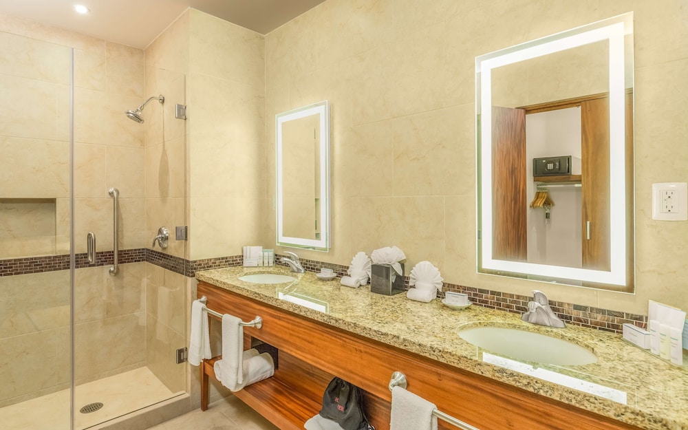 Hampton Inn and Suites by Hilton Los Cabos 21/55