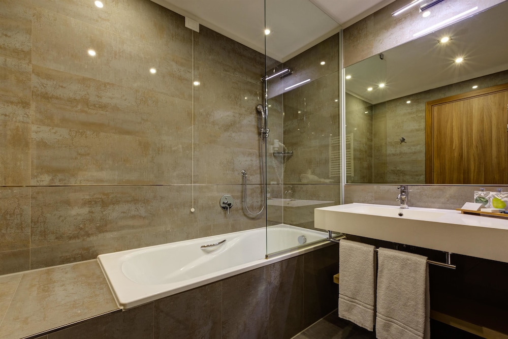 Klima Hotel Milano Fiere 18/48