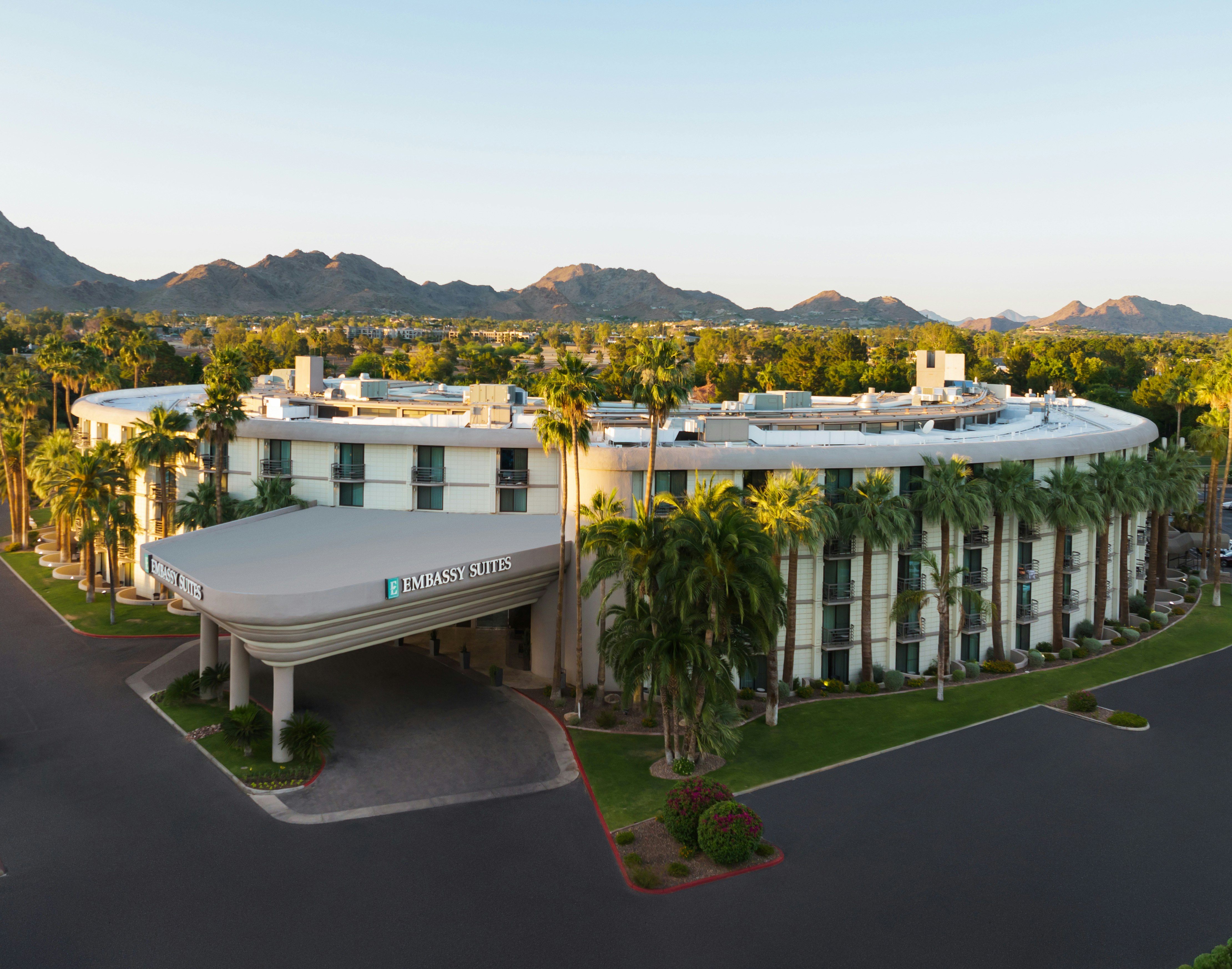Embassy Suites by Hilton Phoenix Biltmore 43/45