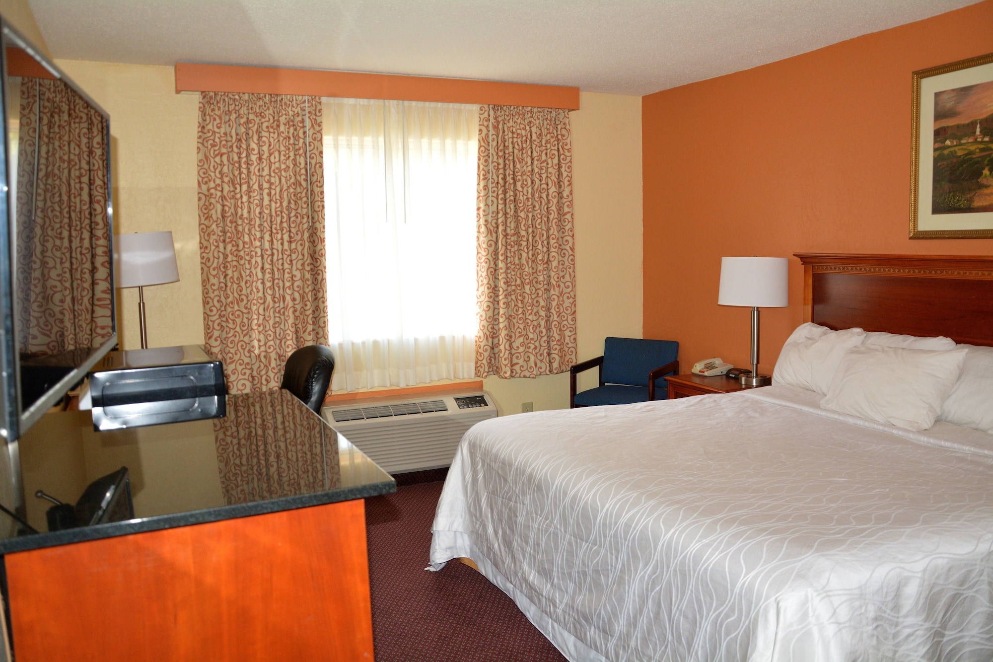 ROOM, KING BED, JETTED TUB