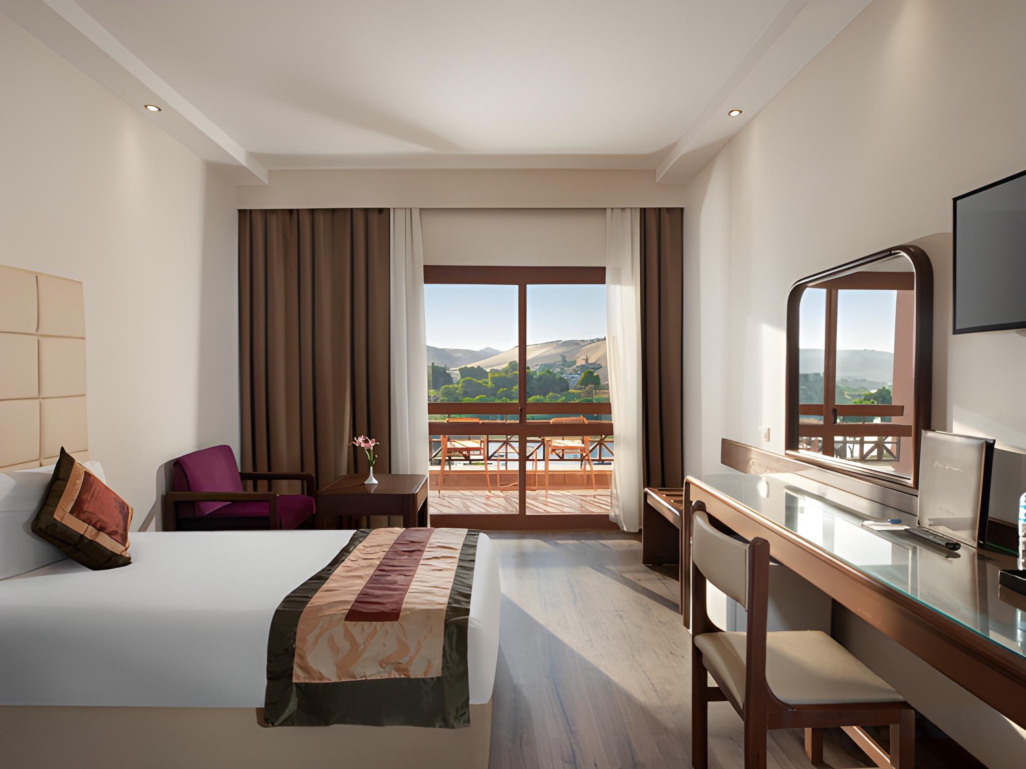 Room, Triple, 1 Double and 3 Single Beds, River View