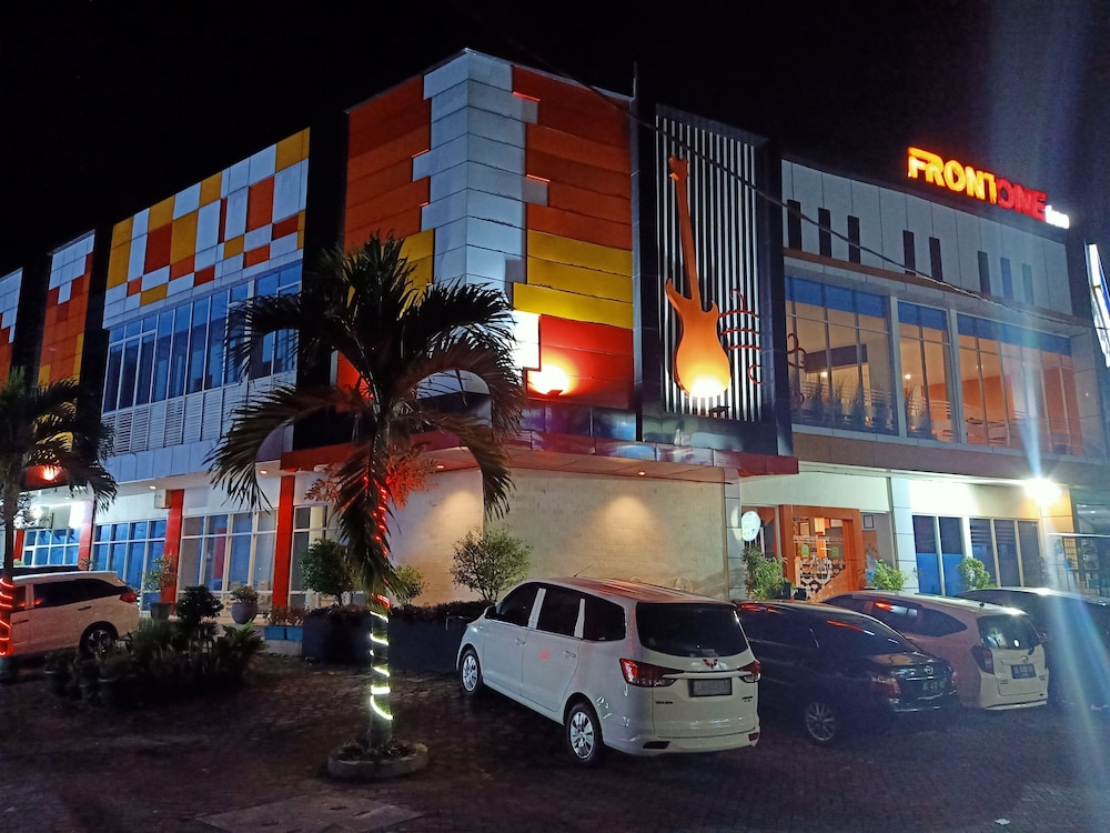 Front One Inn Muntilan 54/60