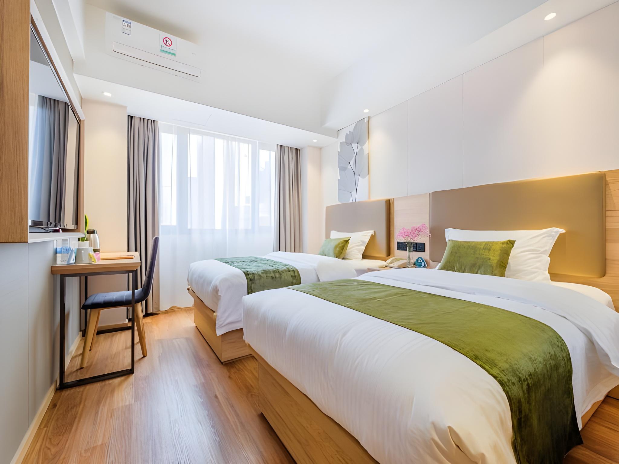 ROOM, TWIN BEDS