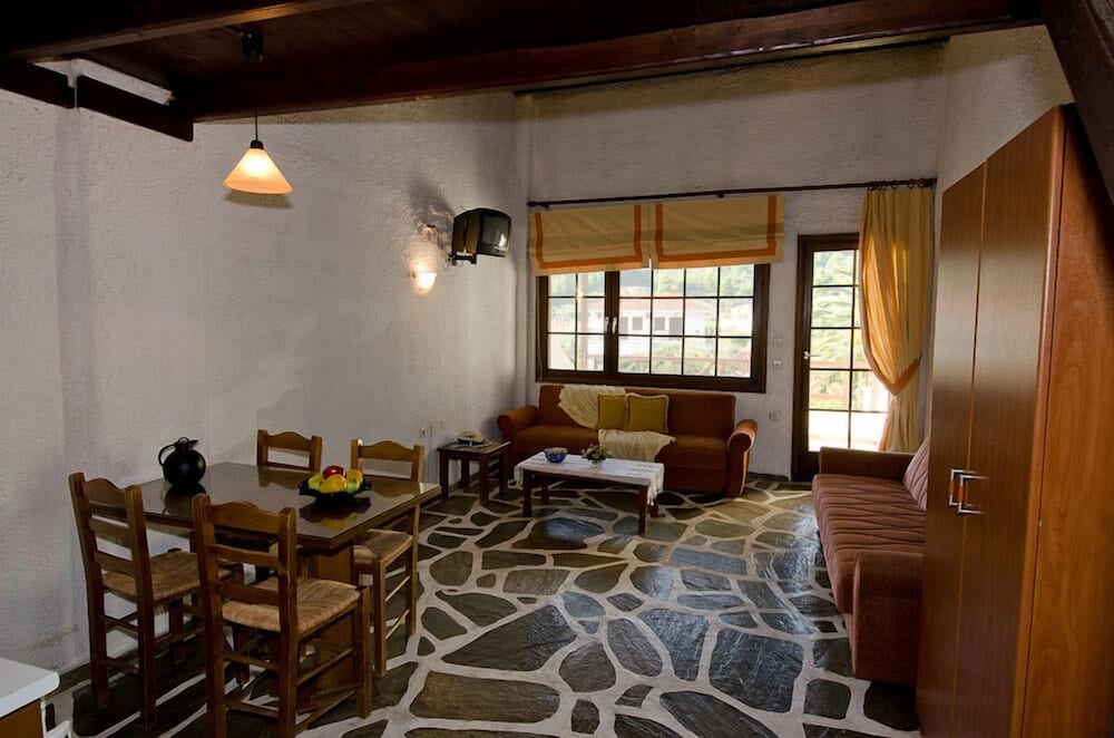Delphi Resort 40/66