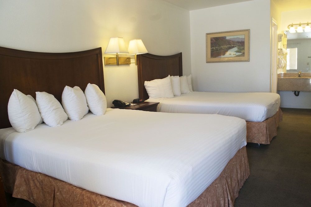 RIO DEL SOL INN NEEDLES 12/62