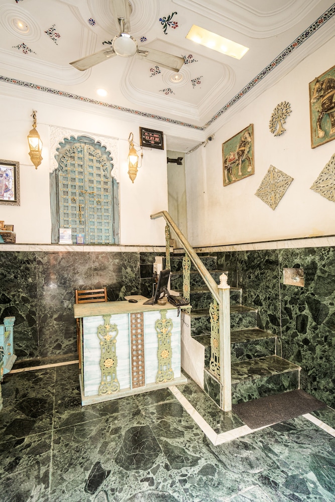 The Lake View Hotel – On Lake Pichola 6/50