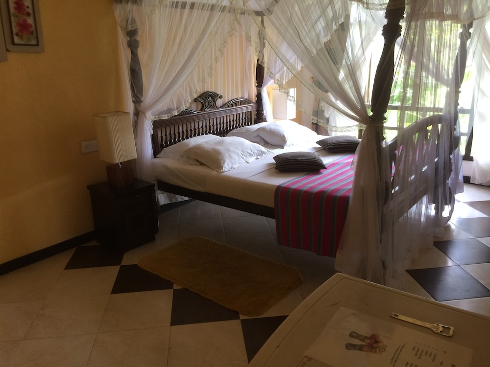 Flower Garden Hotel 17/47