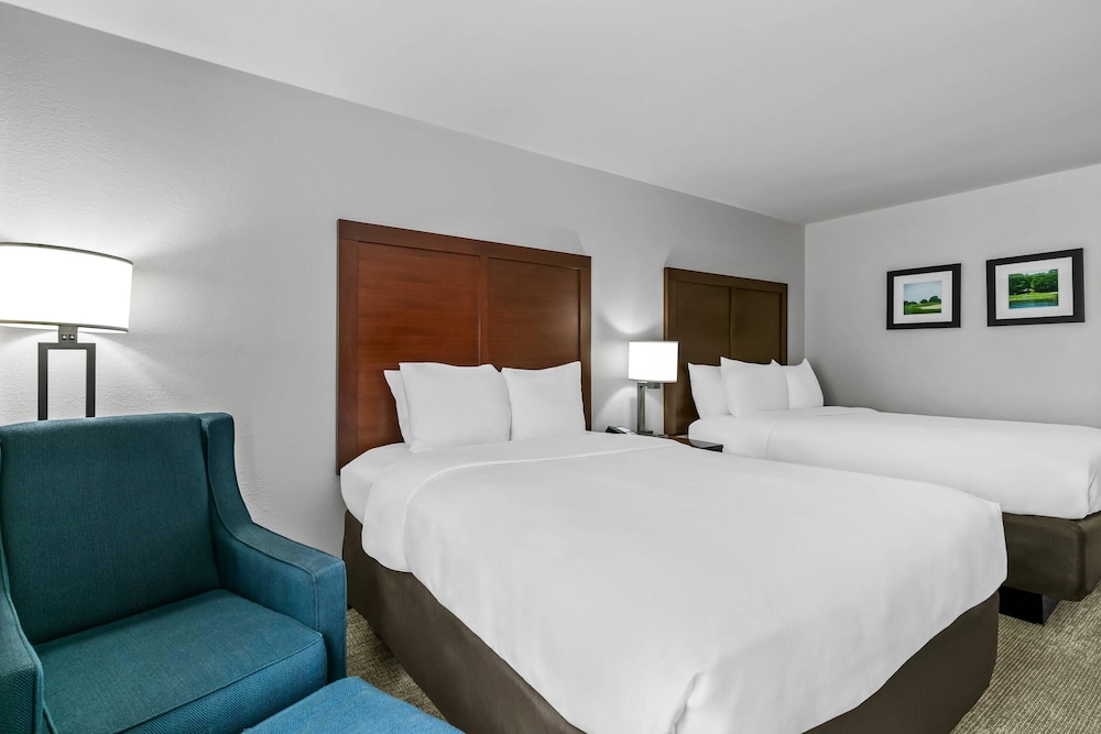 Comfort Inn & Suites Greenwood Near University 28/66