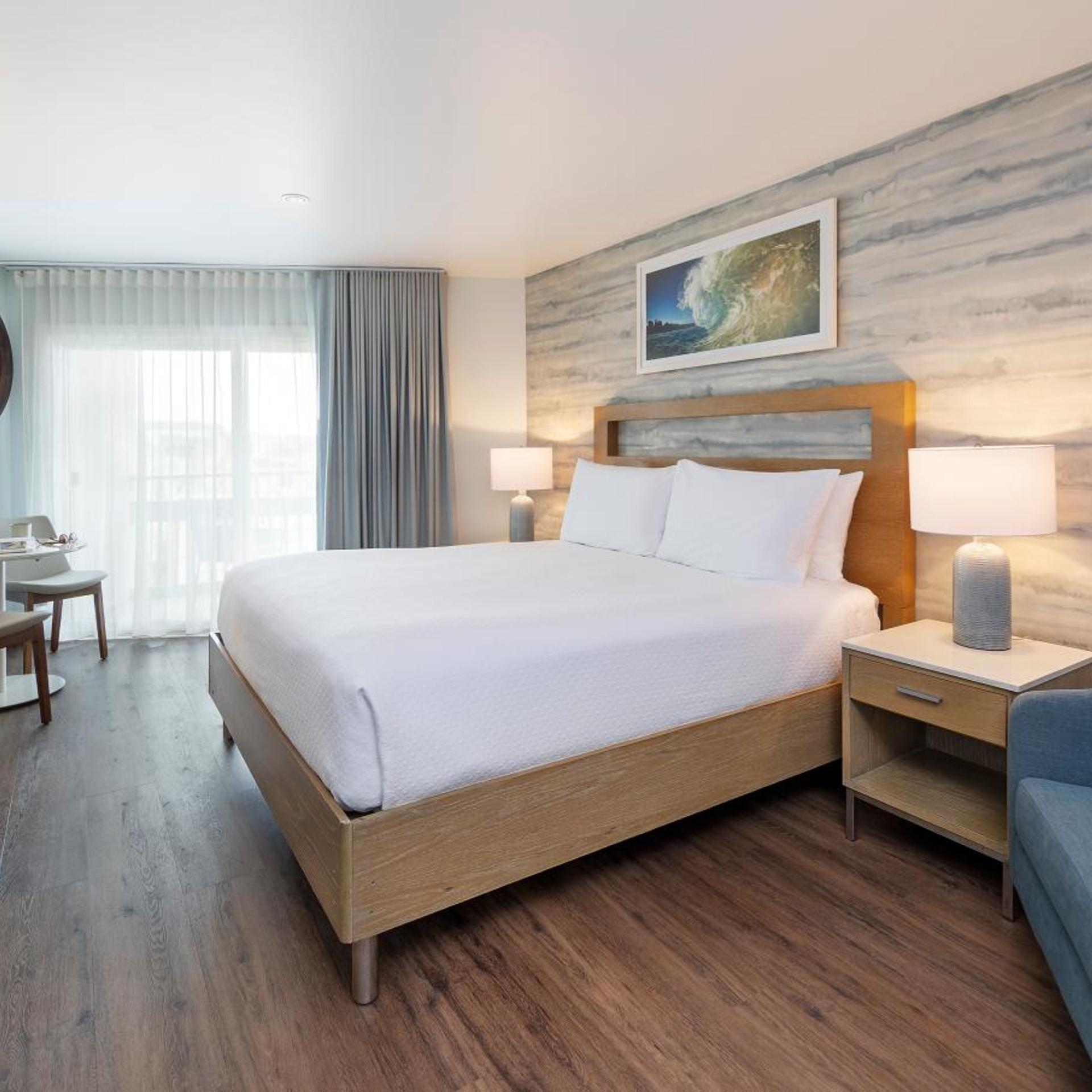 Room, King Bed, No View