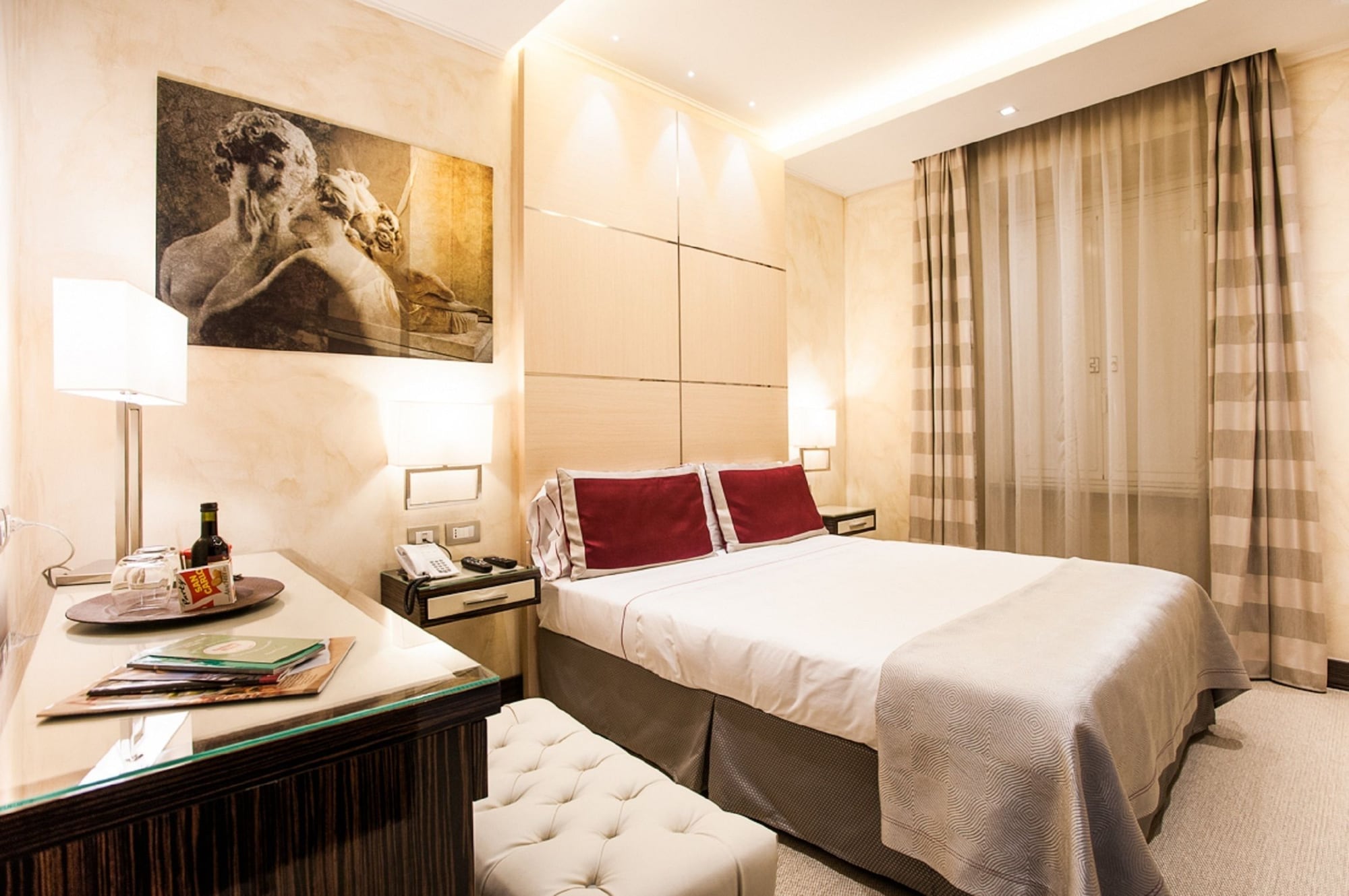 DELUXE, DOUBLE BED