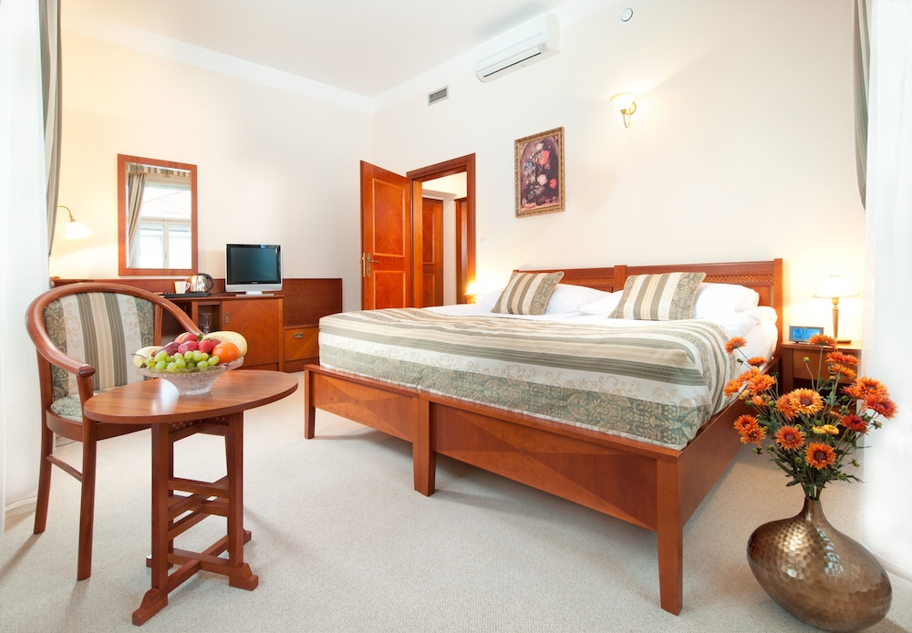 Amigo City Centre Hotel 24/62
