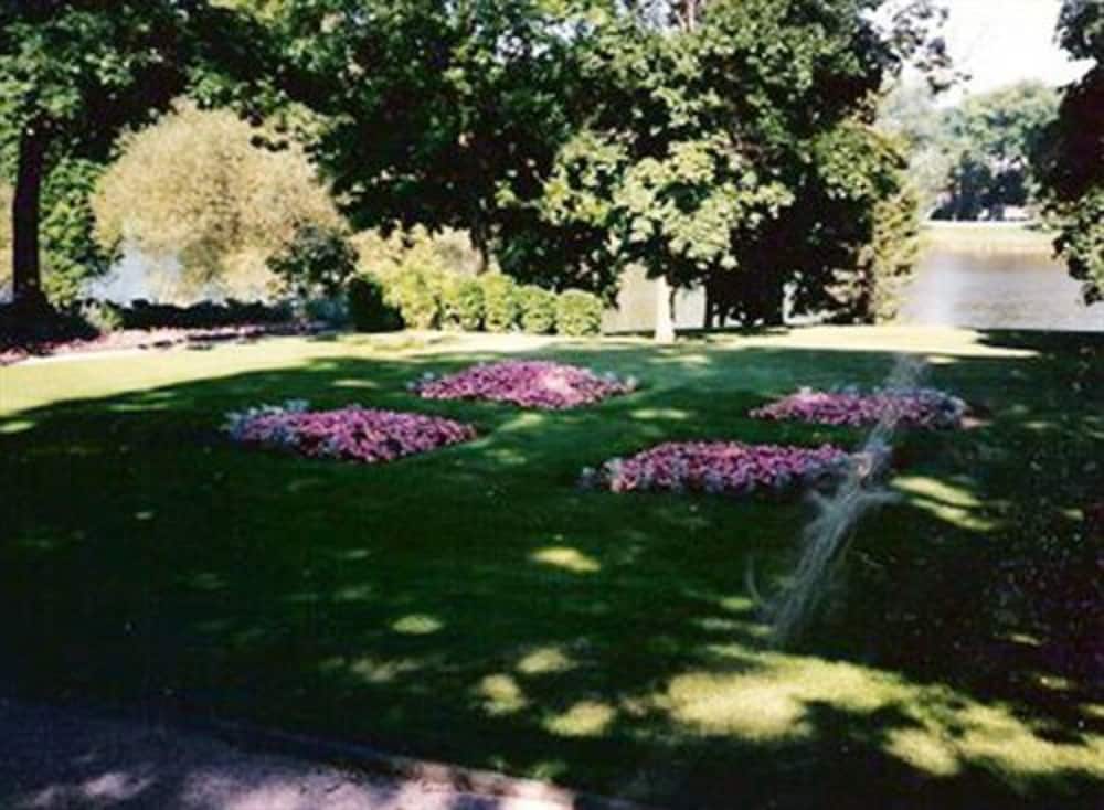 Montague Inn 13/73