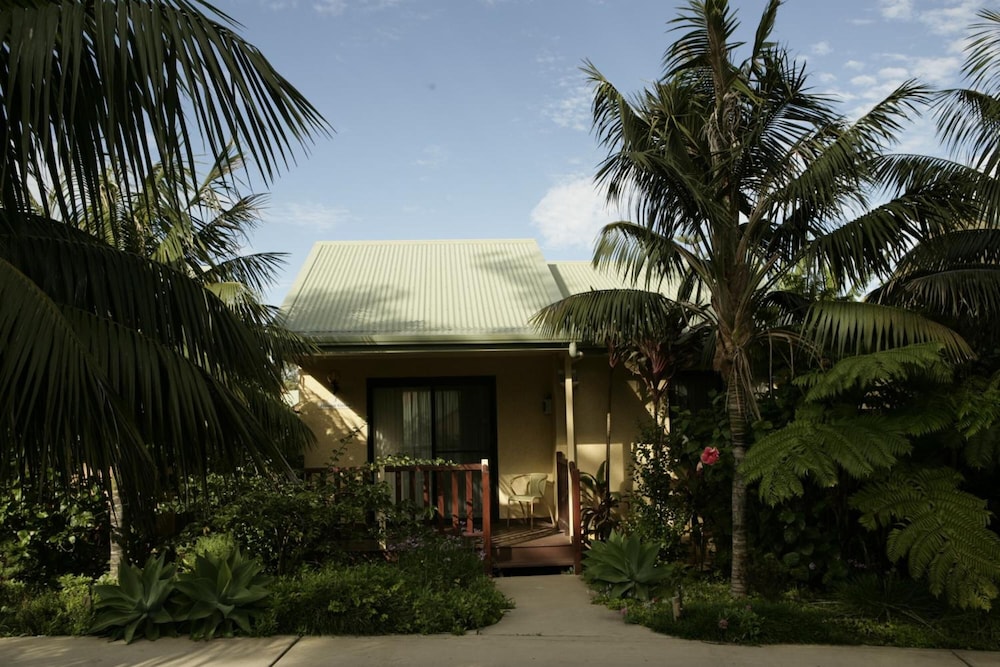 Governors Lodge Resort Hotel 58/69