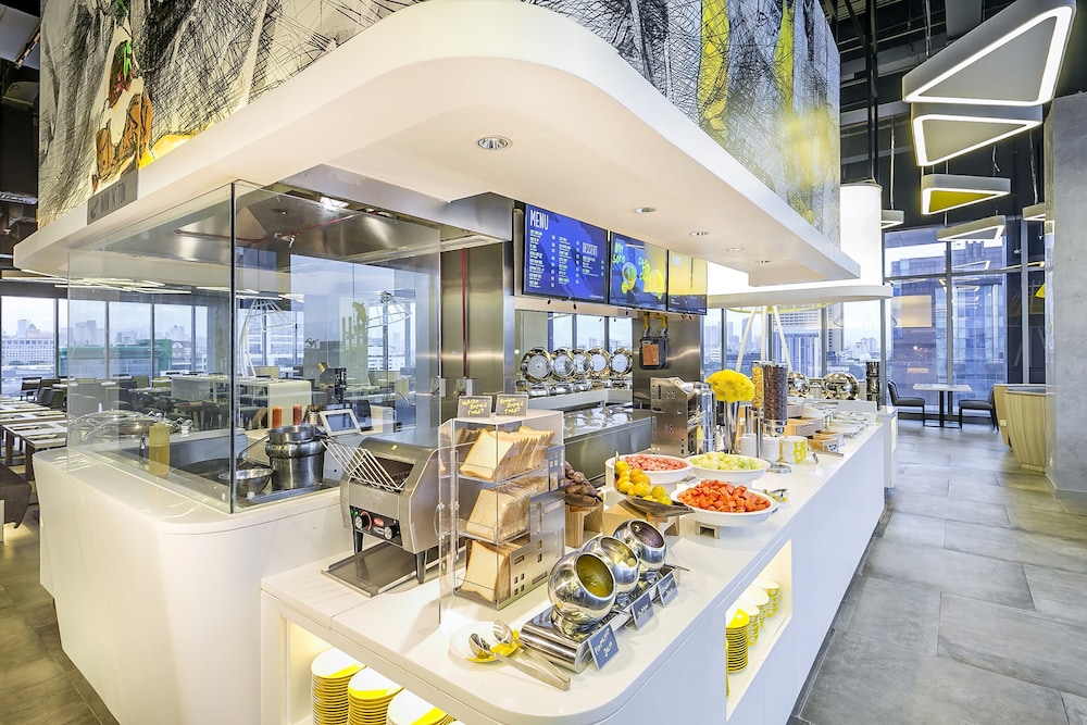 Yello Hotel Harmoni Jakarta 47/64