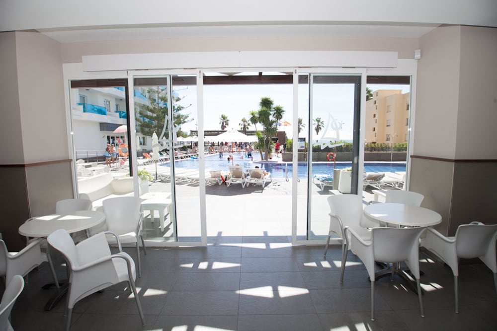 Acuazul Aparthotel and Spa 25/37