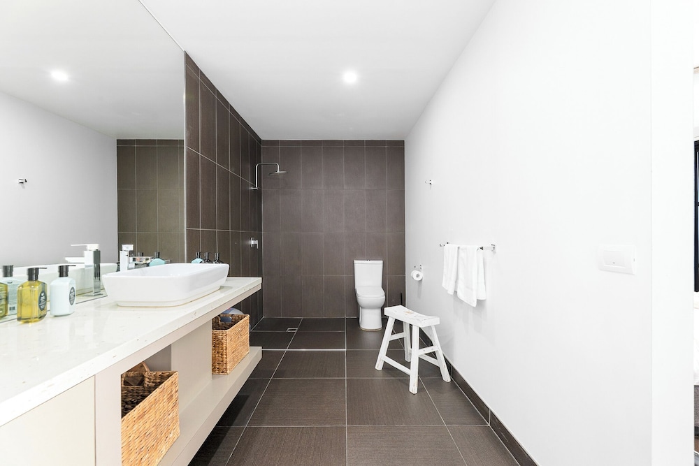 Premium, Luxury, King Bed, Water Front، BAY BREEZE BOUTIQUE ACCOMMODATION 5/7
