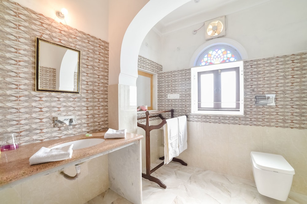 Hotel Saba Haveli 42/50