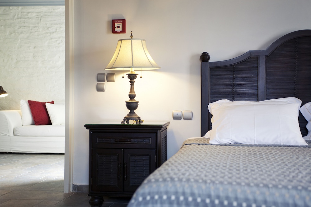 Porto Kea Suites 23/70