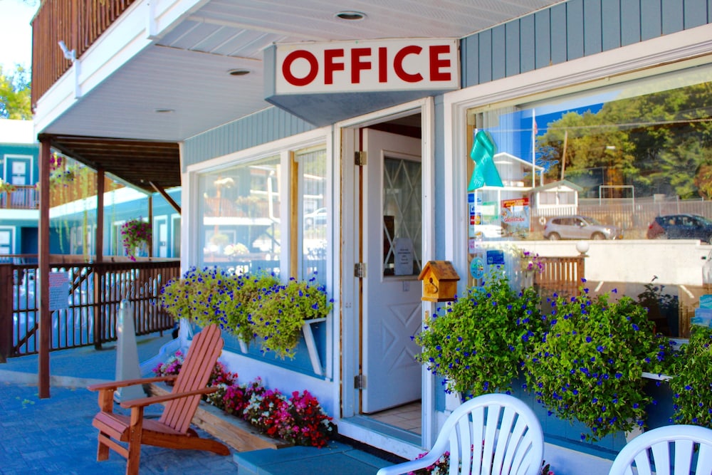 Lake Haven Motel 7/64