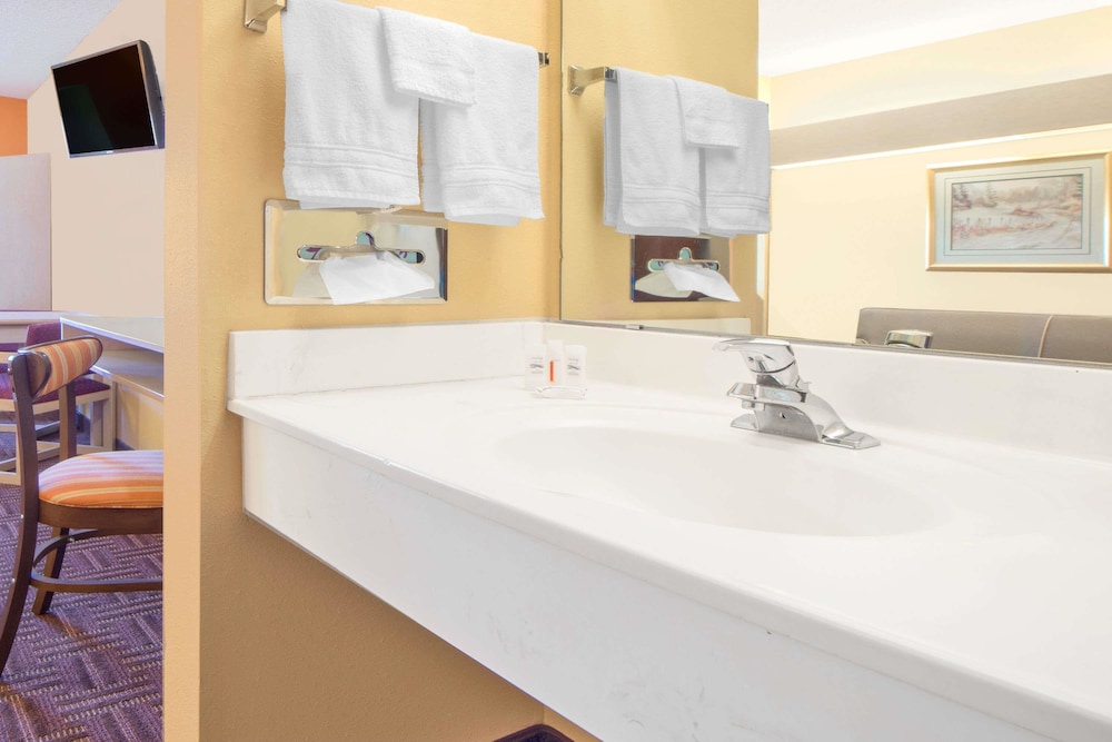 Microtel Inn & Suites By Wyndham Amarillo 7/19