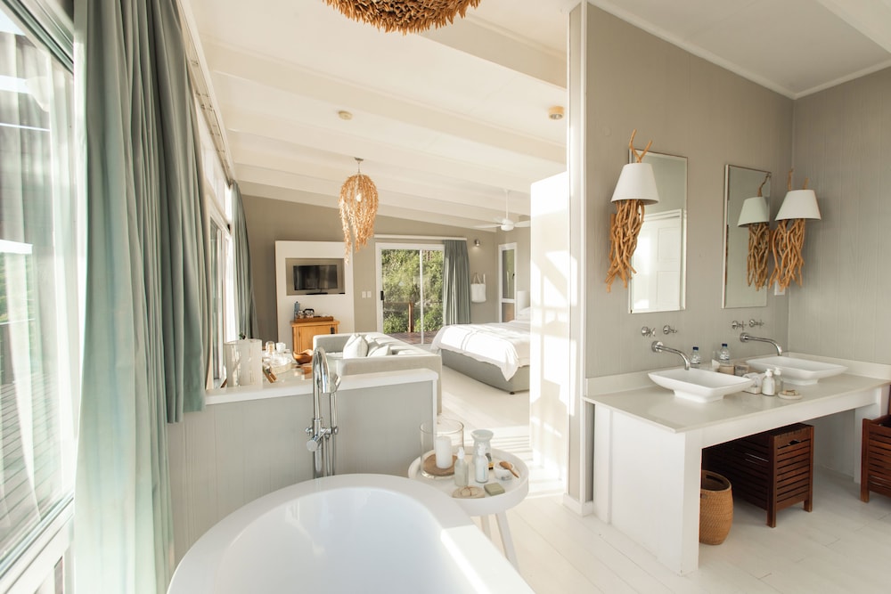 White Pearl Resort Ponta Mamoli 48/50