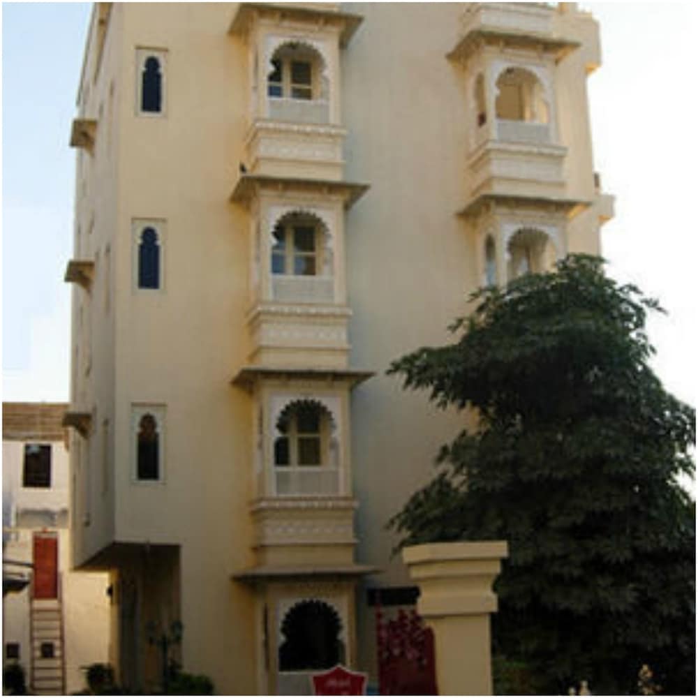 JAIWANA HAVELI 2/40