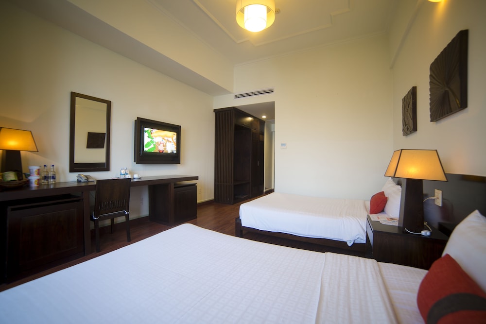 The Light Hotel Resort 29/70