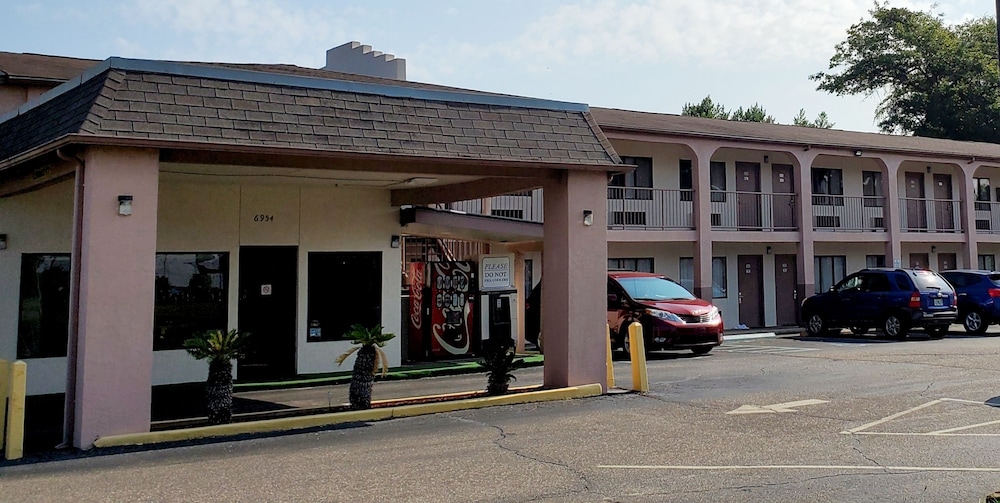 Executive Inn 35/40