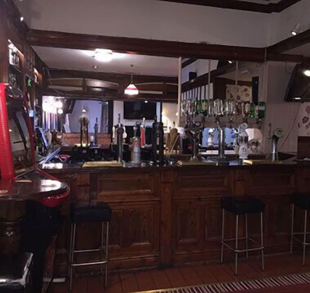 Ambrose Hotel 40/50