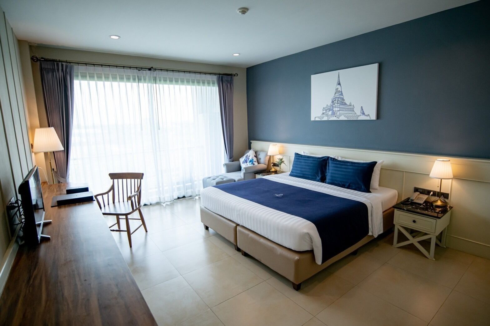 GRAND, DELUXE, DOUBLE BED