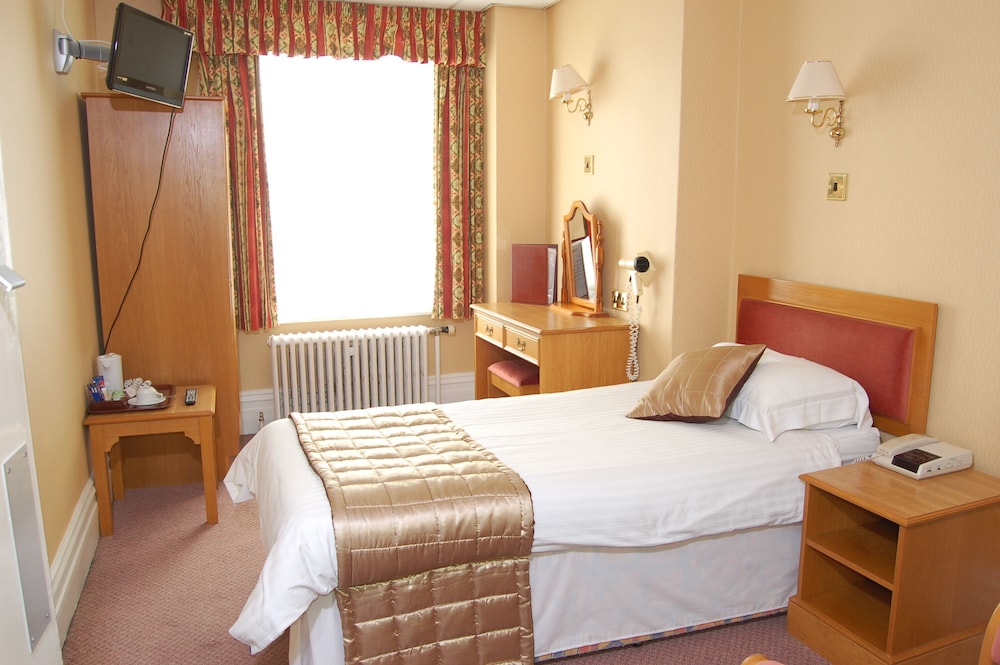 ROOM, SINGLE