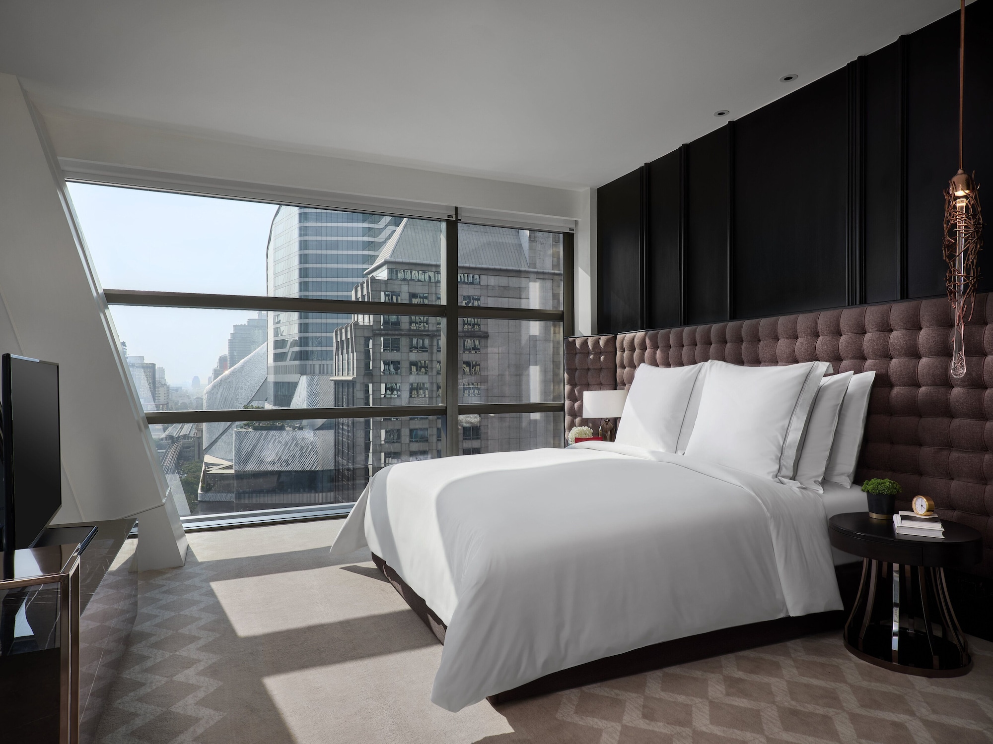 PREMIER, KING BED