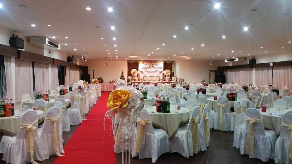 Dusit Hotel 47/50