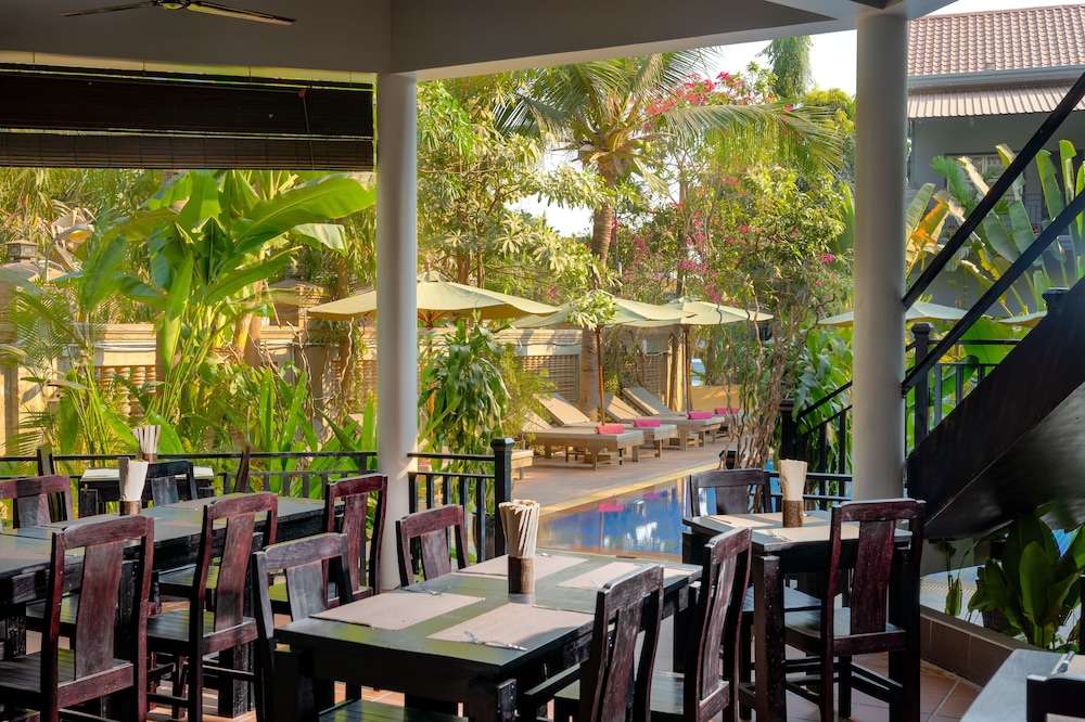Reveal Courtyard in Reveal Angkor 39/60