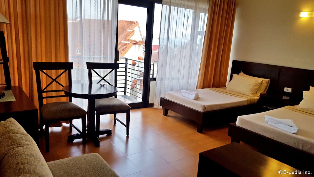 Gardenville Hotel 17/37