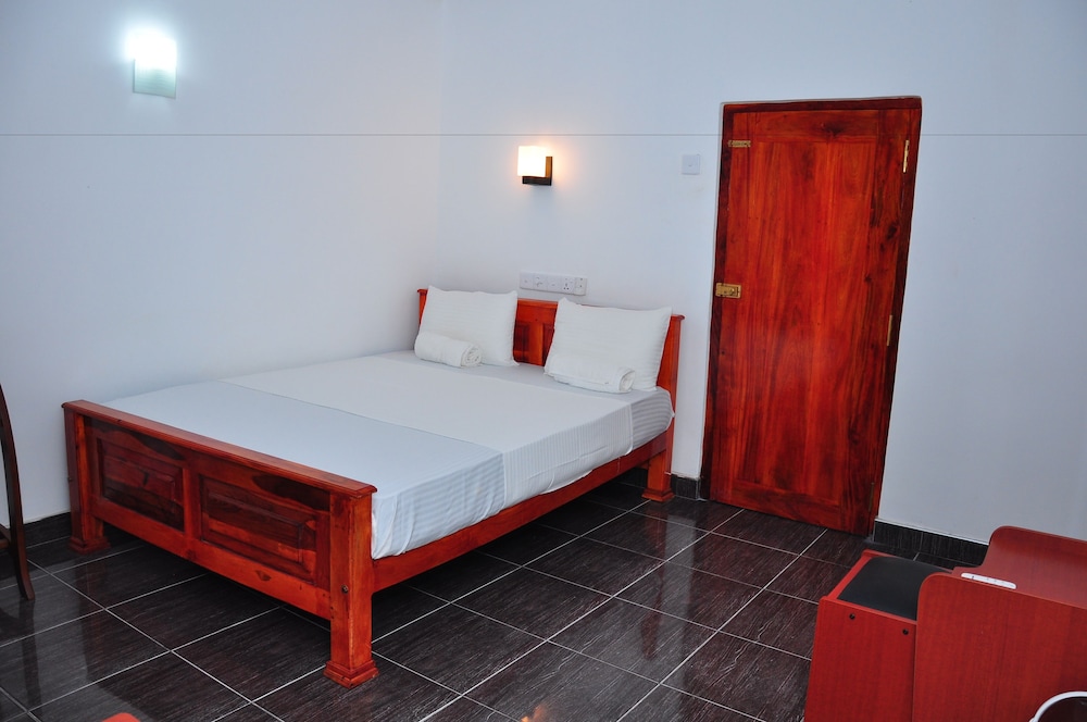 Hotel Camorich 4/36
