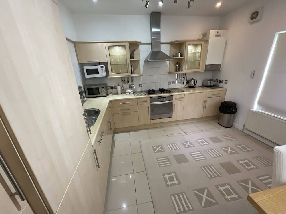Earle House Serviced Apartments 13/50