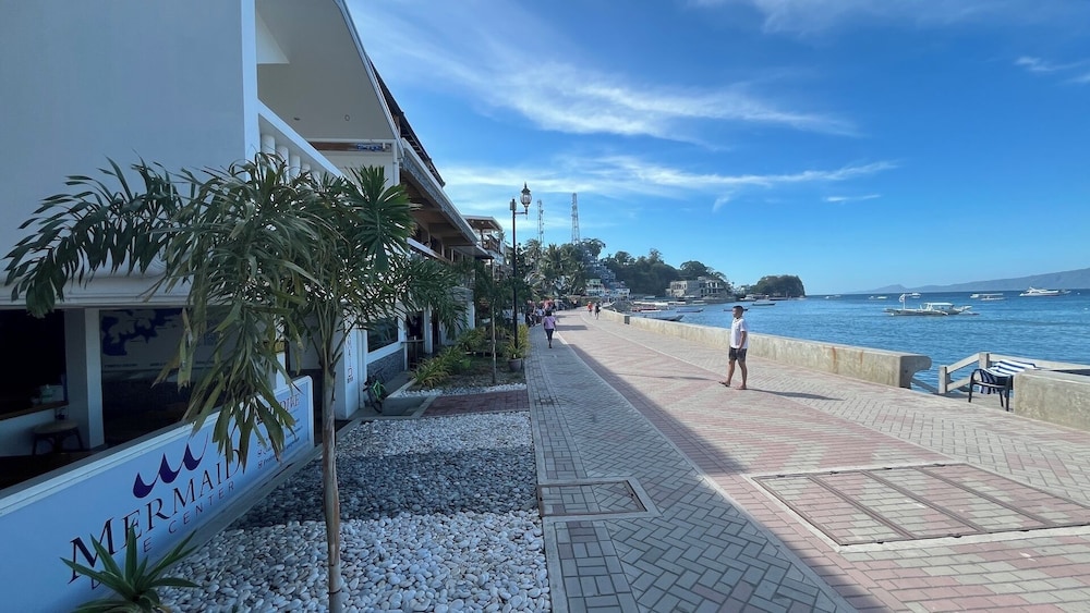Mermaid Resort 68/70