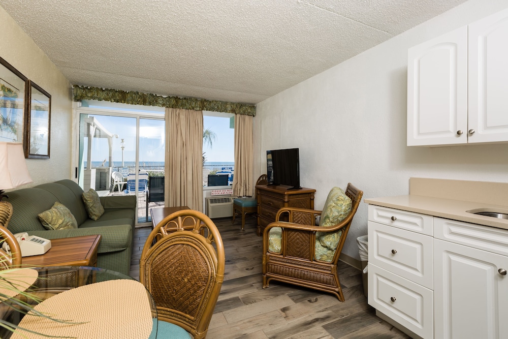 Beach Club At Montego Inn 35/66