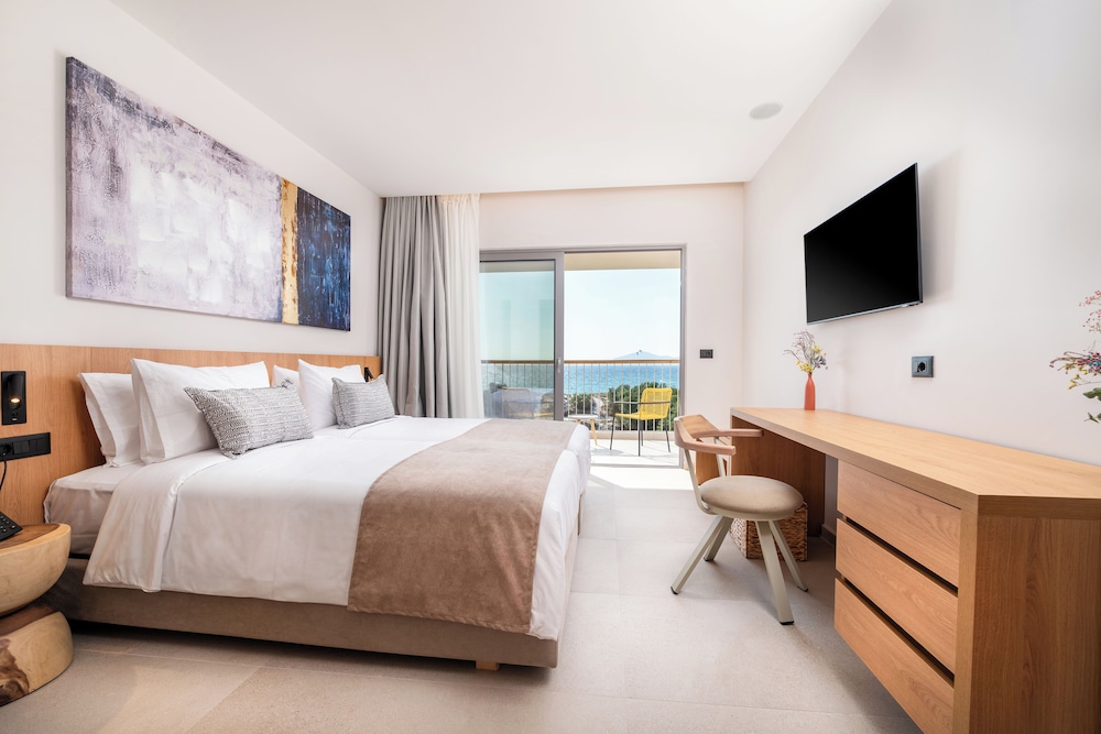 Junior Suite, Twin Beds, Sea Front, Sofa