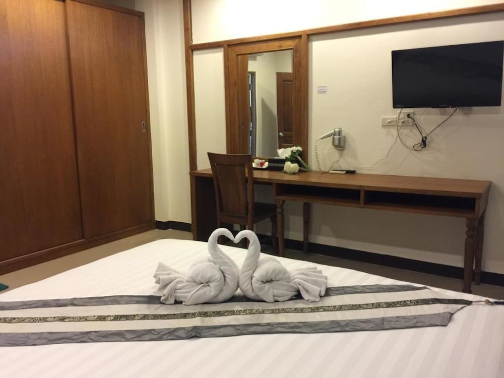 Amonruk Hotel 2 19/40